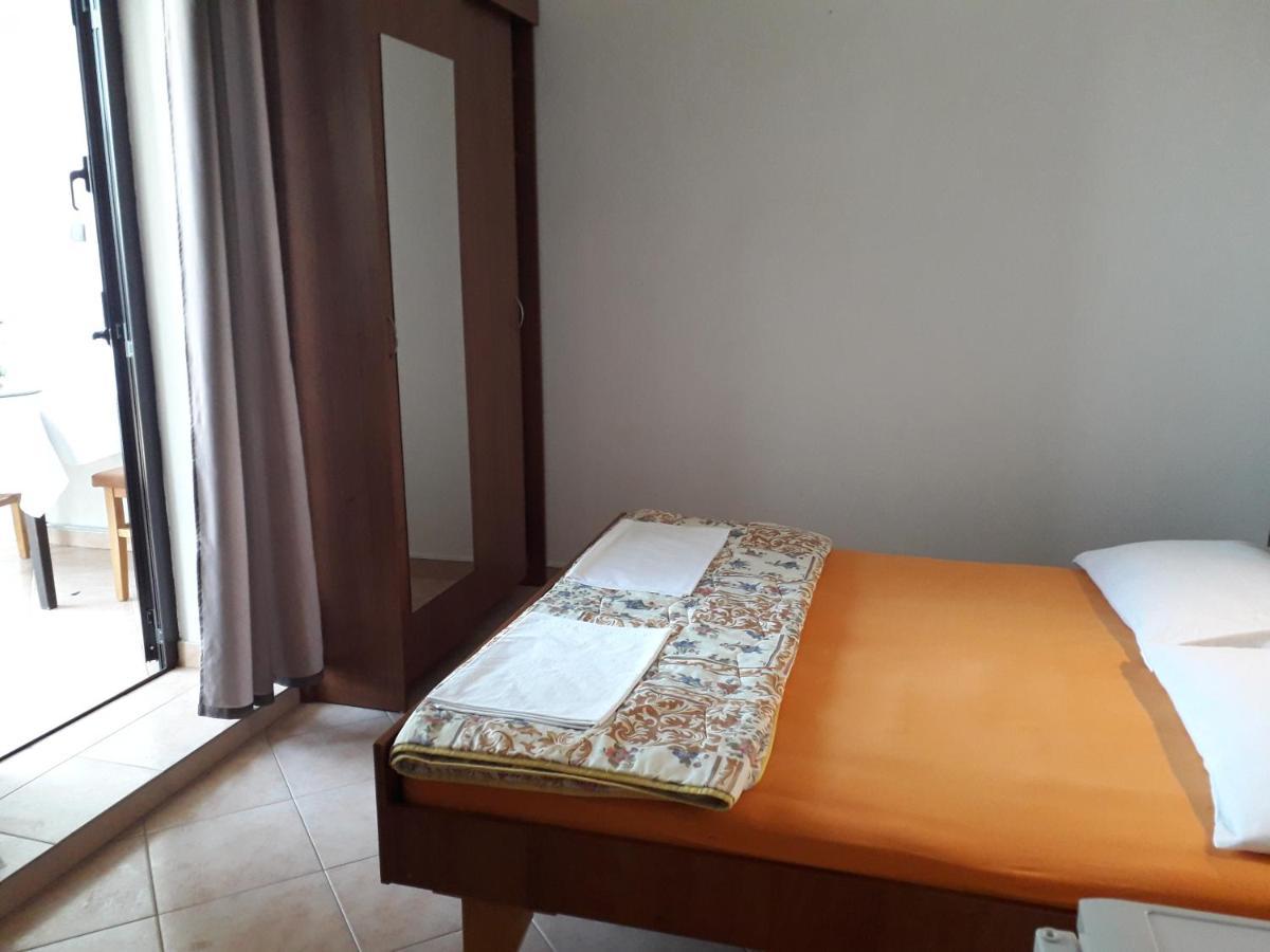 Apartmani Ana Novi V. - Studio Novi Vinodolski Exterior foto